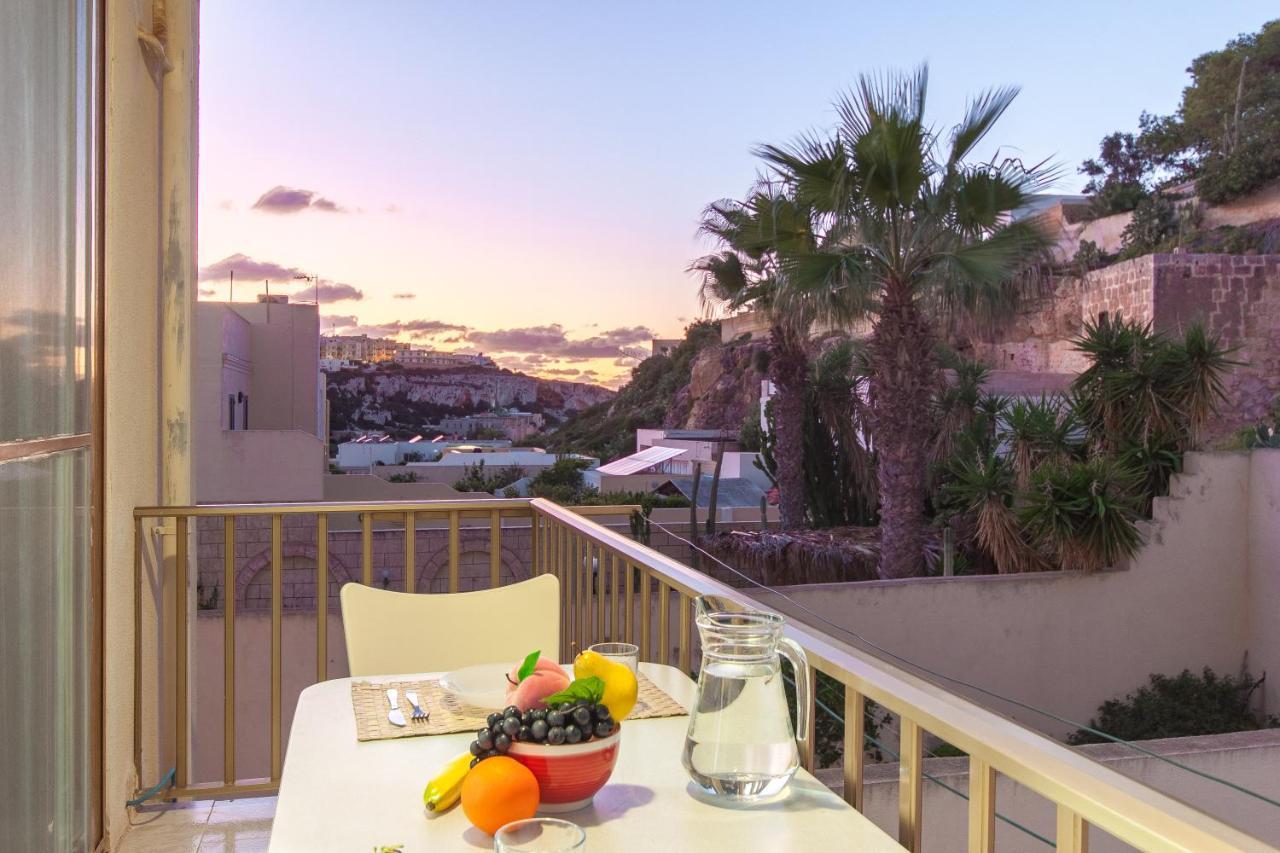 Pool And Sea Merill Apartments - Happy Rentals Меллиеха Экстерьер фото
