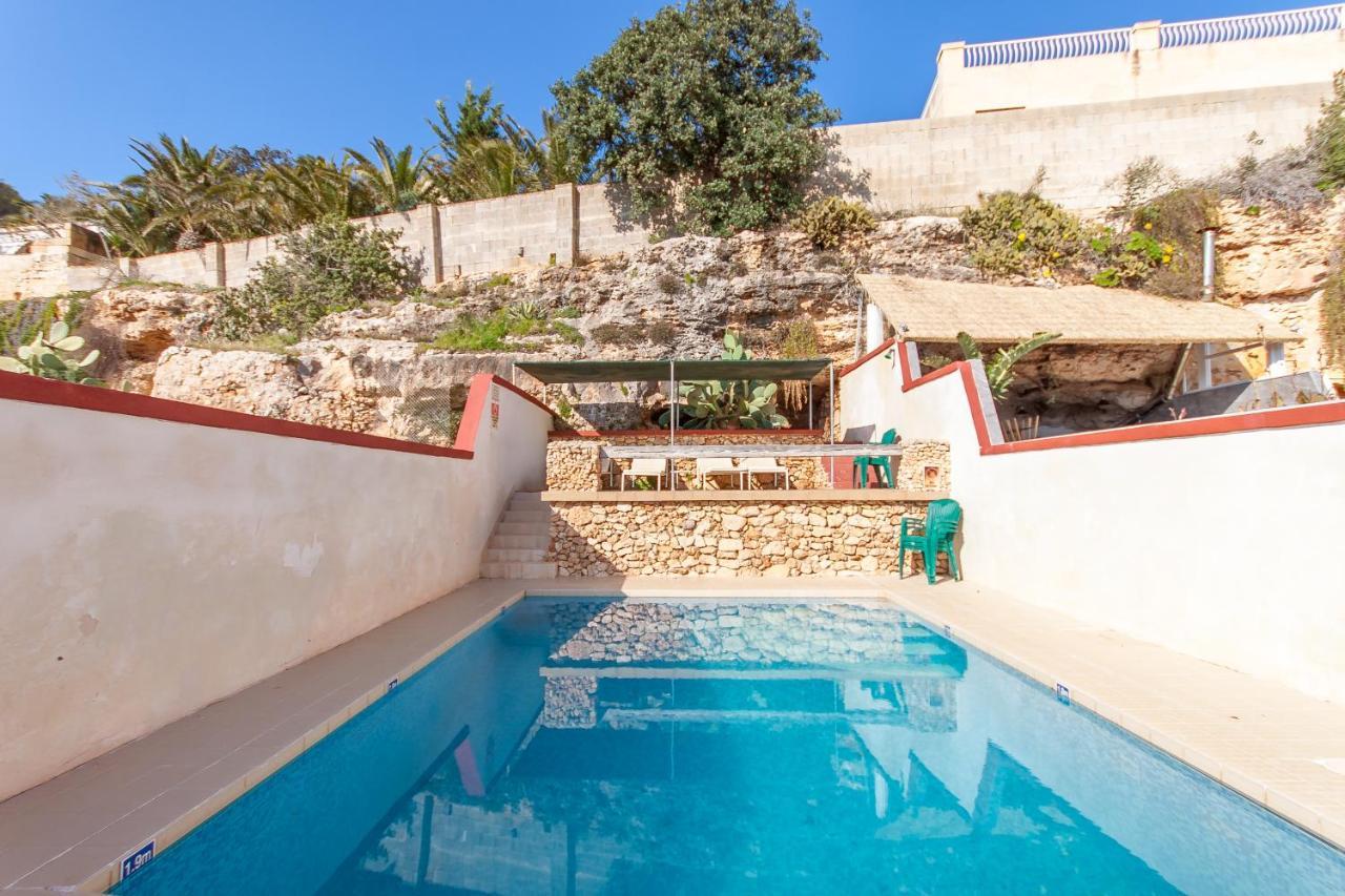 Pool And Sea Merill Apartments - Happy Rentals Меллиеха Экстерьер фото