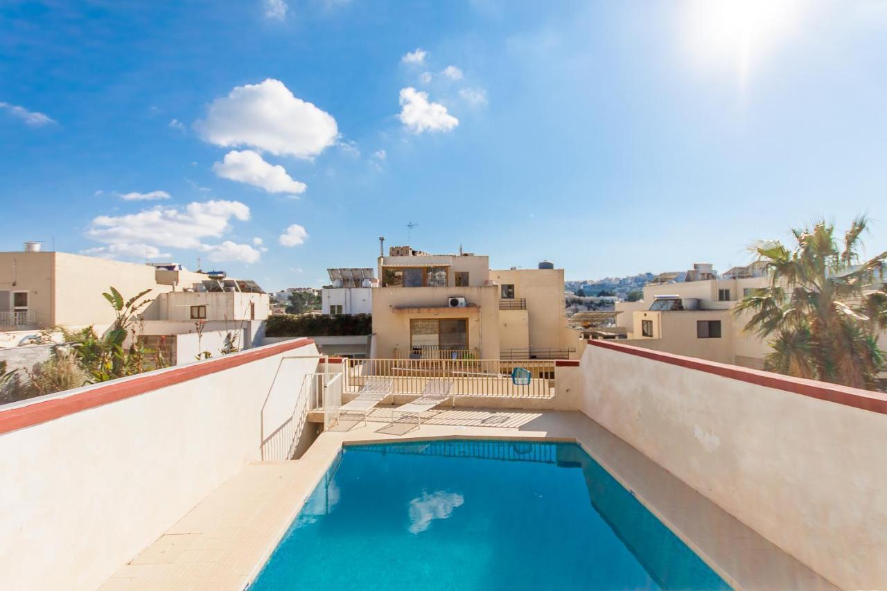 Pool And Sea Merill Apartments - Happy Rentals Меллиеха Экстерьер фото