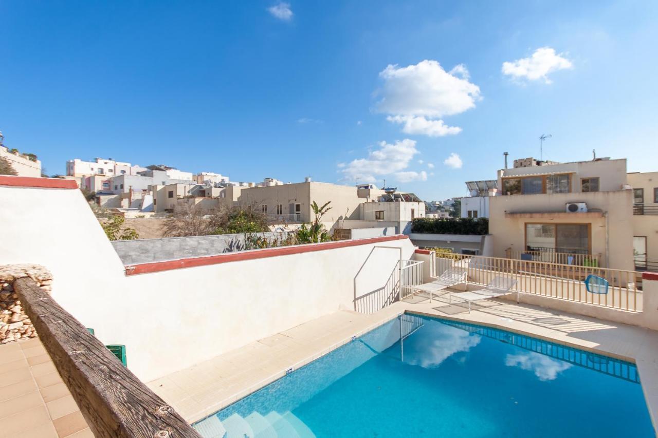 Pool And Sea Merill Apartments - Happy Rentals Меллиеха Экстерьер фото